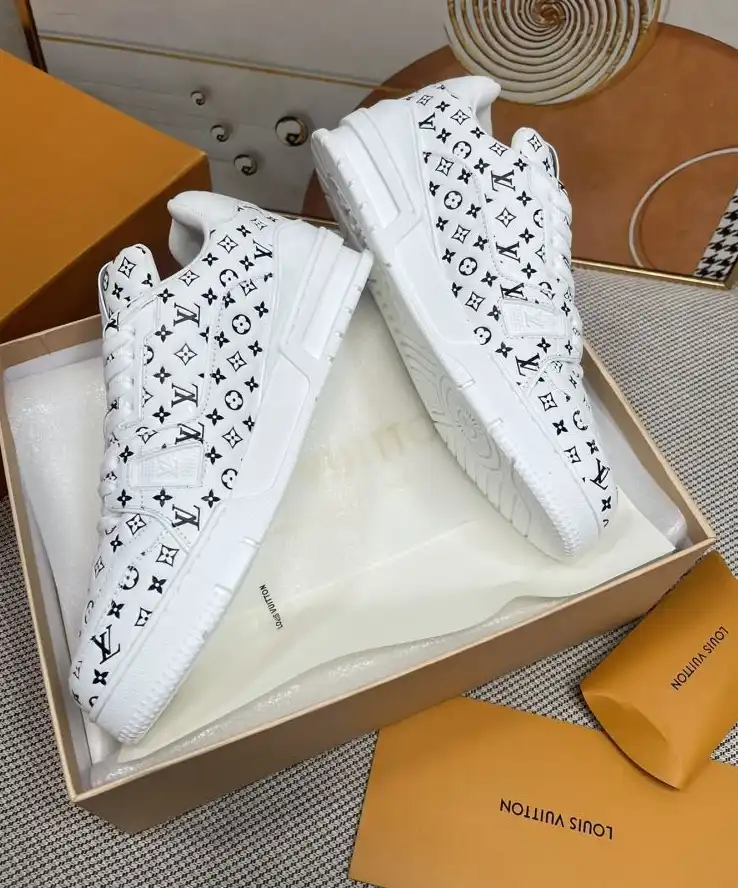 hype Louis Vuitton Sneakers