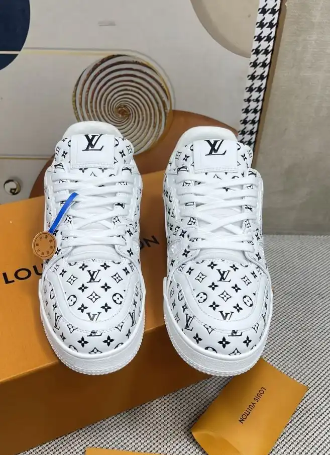 hype Louis Vuitton Sneakers