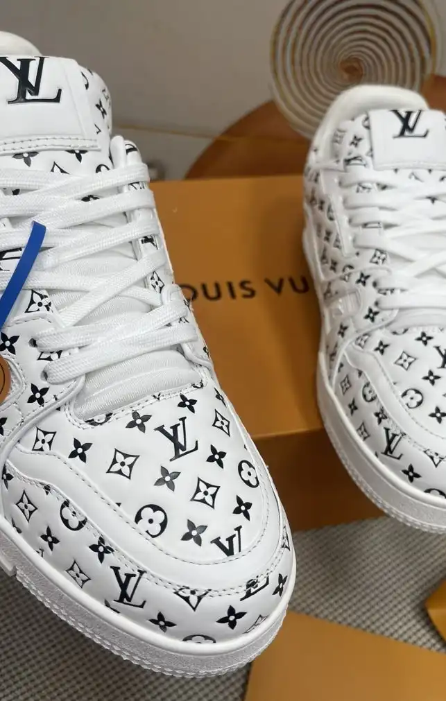 hype Louis Vuitton Sneakers