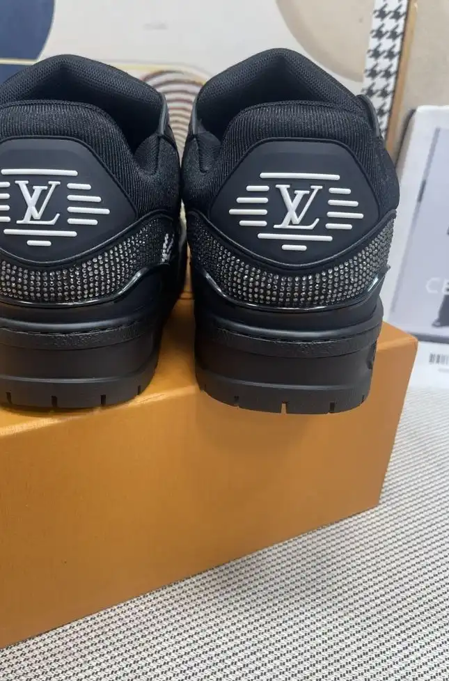 hype Louis Vuitton Sneakers