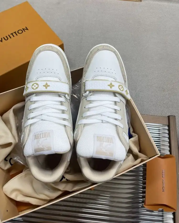 hype Louis Vuitton Sneakers