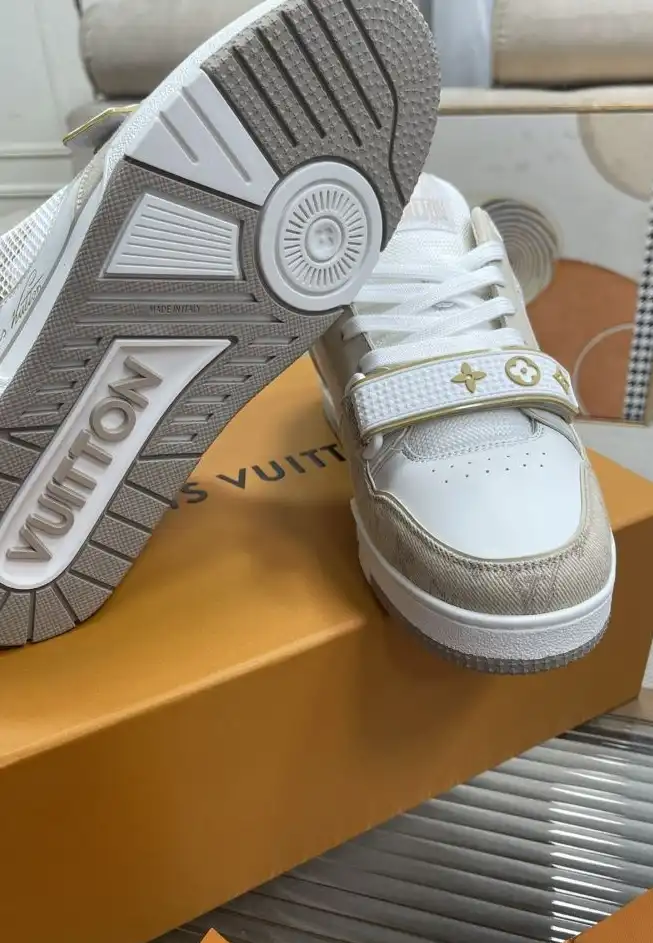 hype Louis Vuitton Sneakers