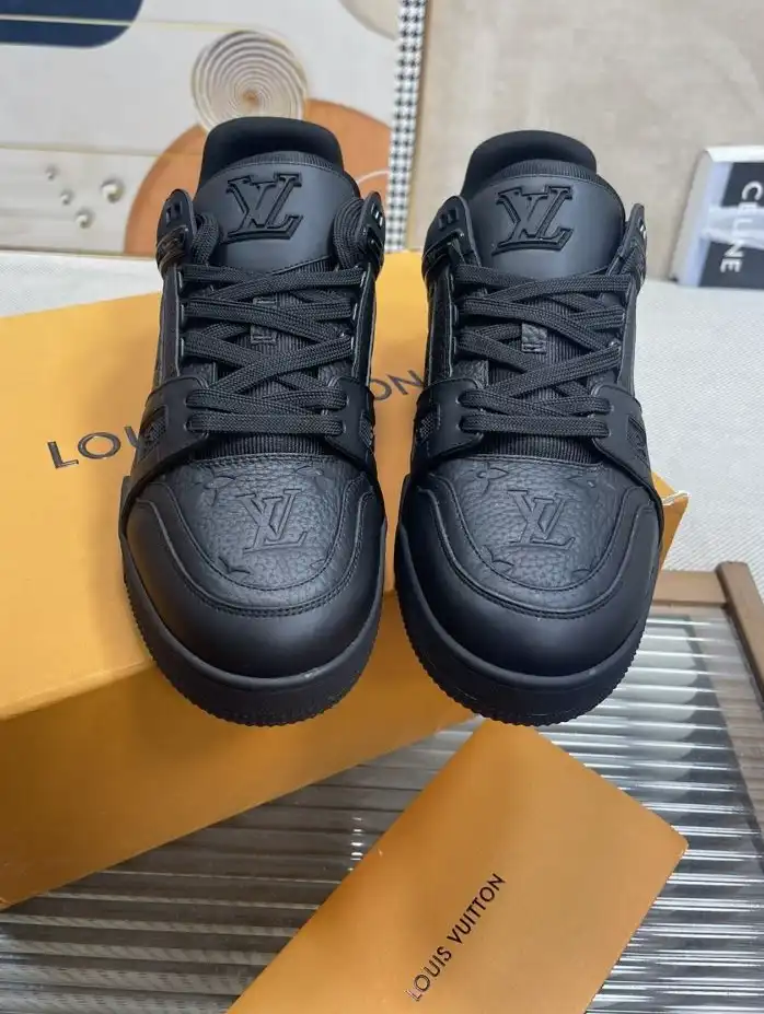 hype Louis Vuitton Sneakers