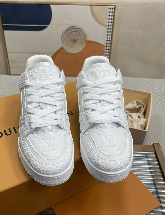 hype Louis Vuitton Sneakers