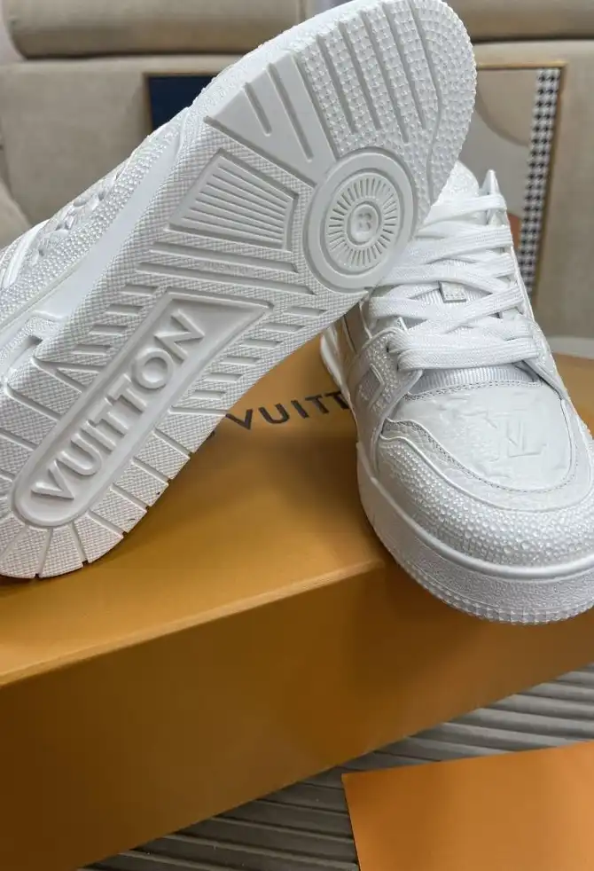 hype Louis Vuitton Sneakers