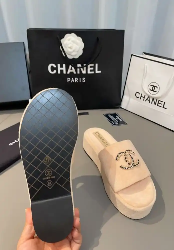 hype Chanel Slippers