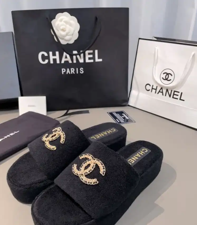 hype Chanel Slippers