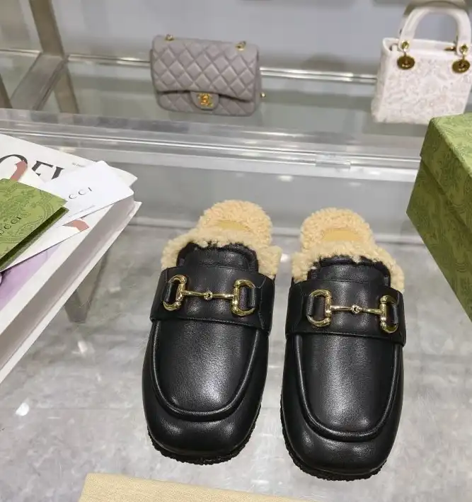 hype Gucci Slippers