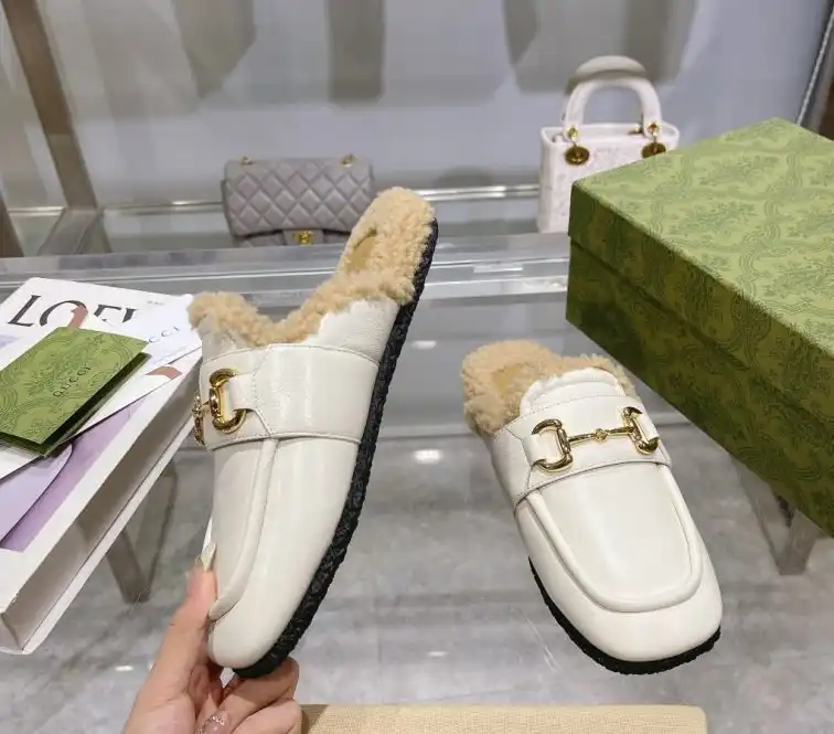 hype Gucci Slippers