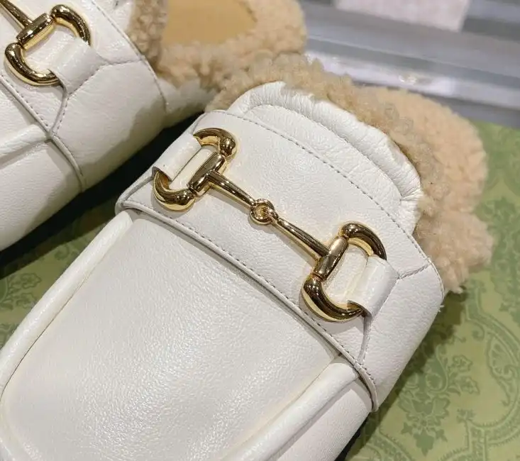 hype Gucci Slippers