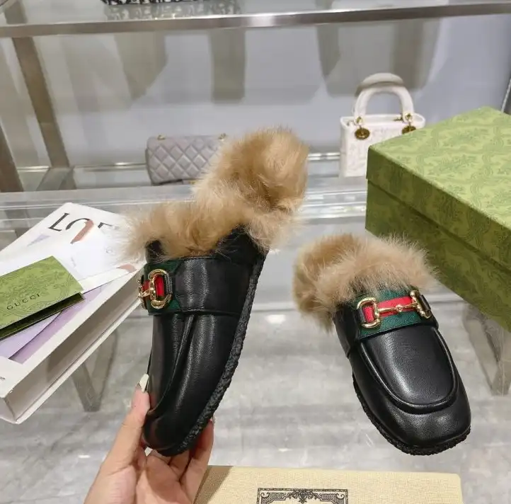 hype Gucci Slippers