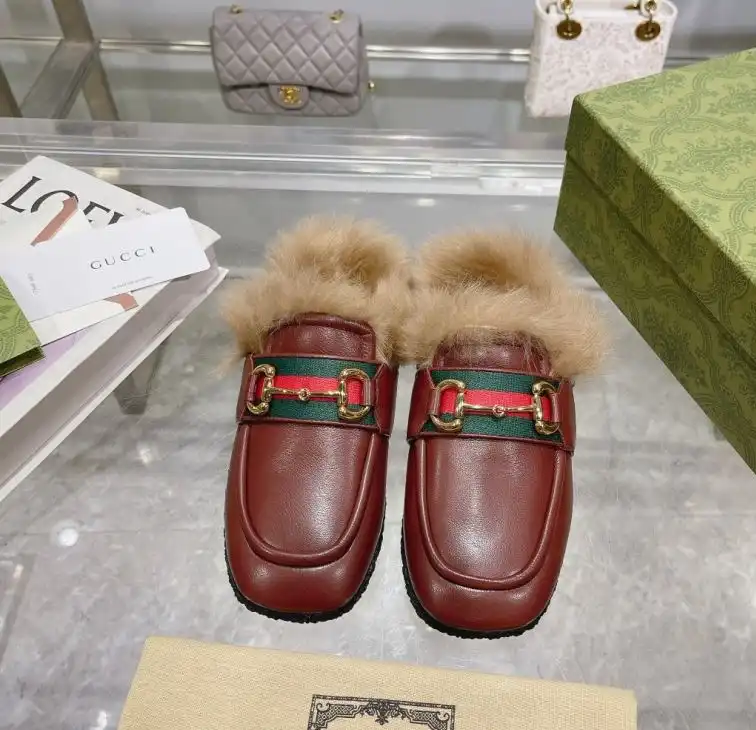 hype Gucci Slippers