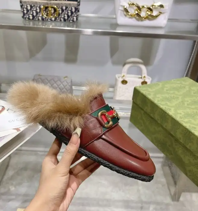 hype Gucci Slippers