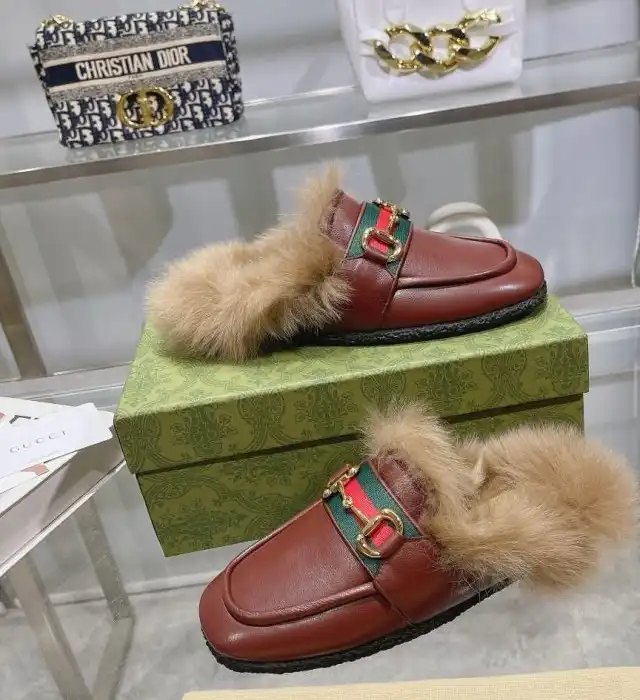 hype Gucci Slippers