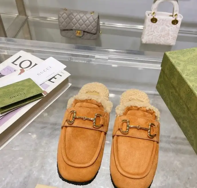 hype Gucci Slippers