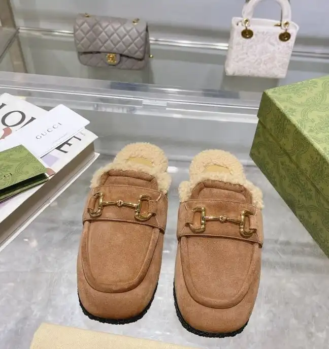 hype Gucci Slippers