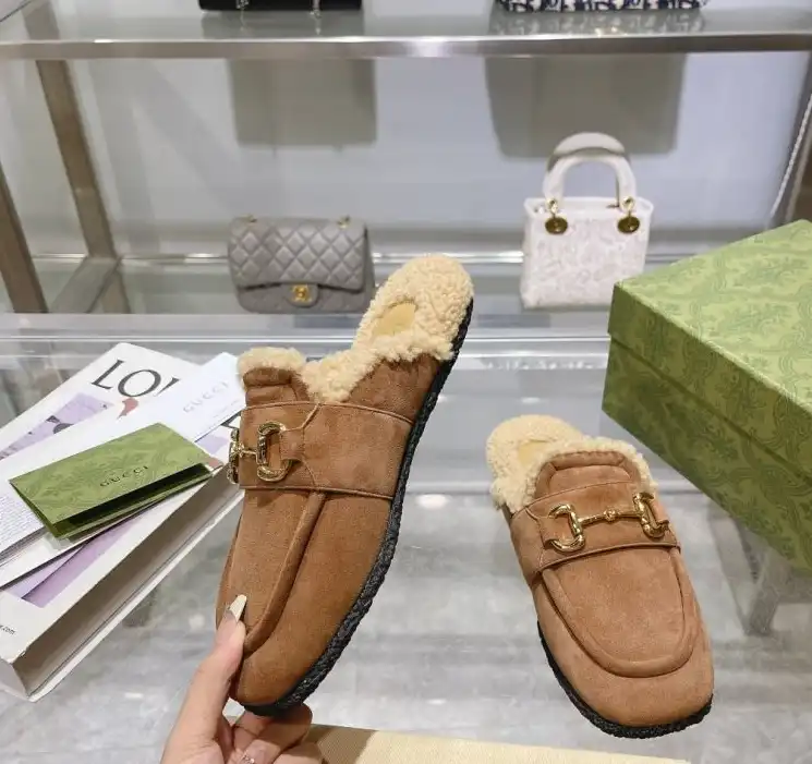 hype Gucci Slippers