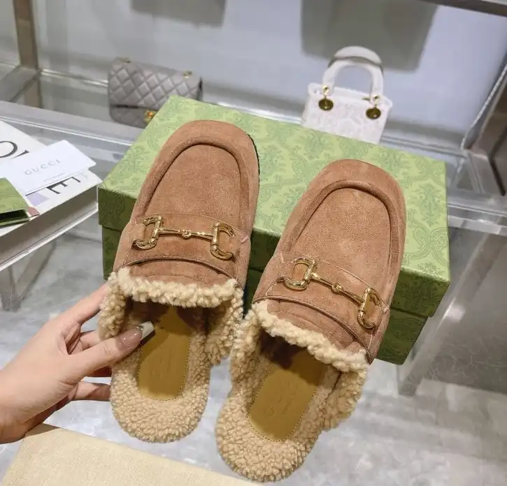 hype Gucci Slippers