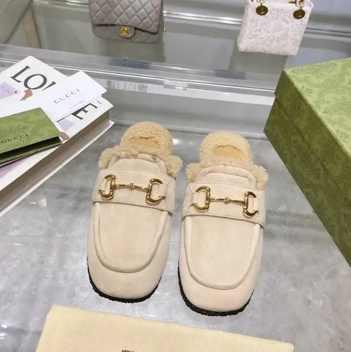 hype Gucci Slippers