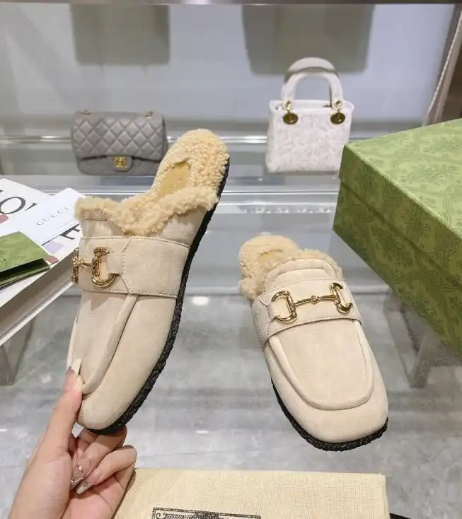 hype Gucci Slippers