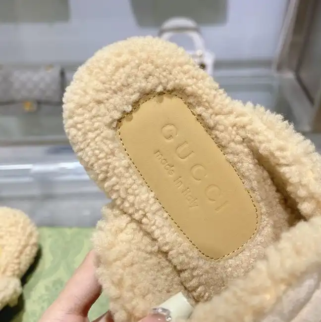 hype Gucci Slippers