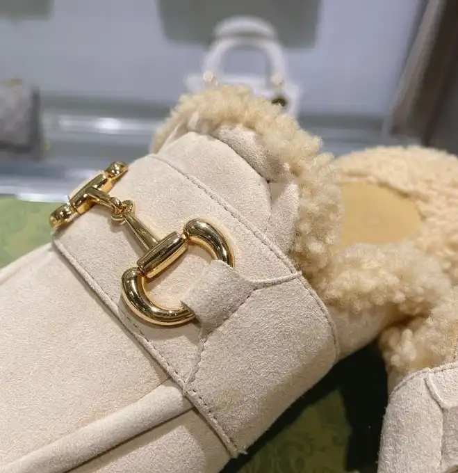 hype Gucci Slippers