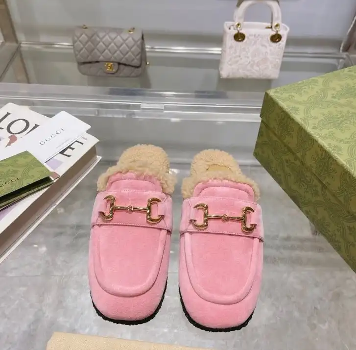 hype Gucci Slippers