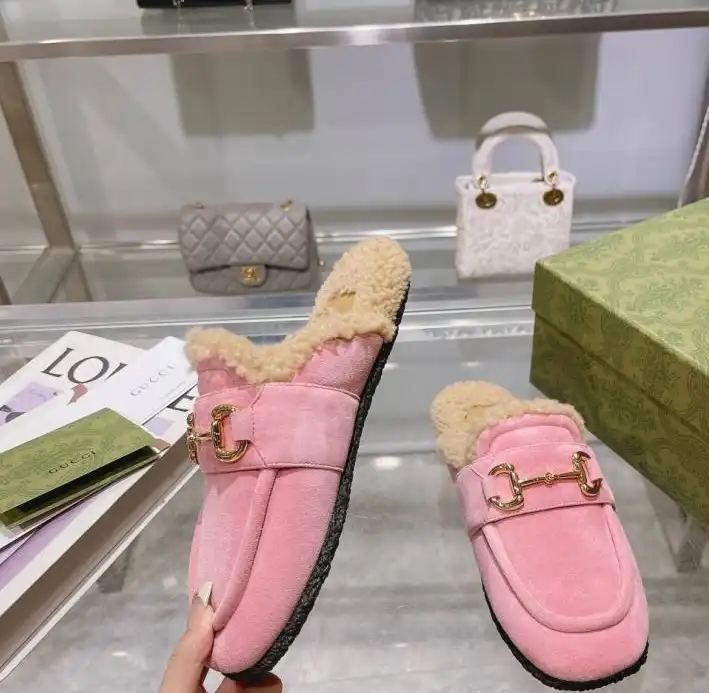 hype Gucci Slippers