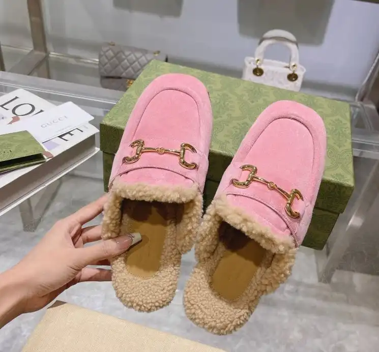 hype Gucci Slippers