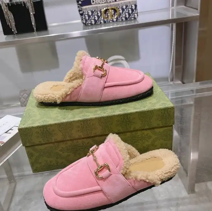 hype Gucci Slippers