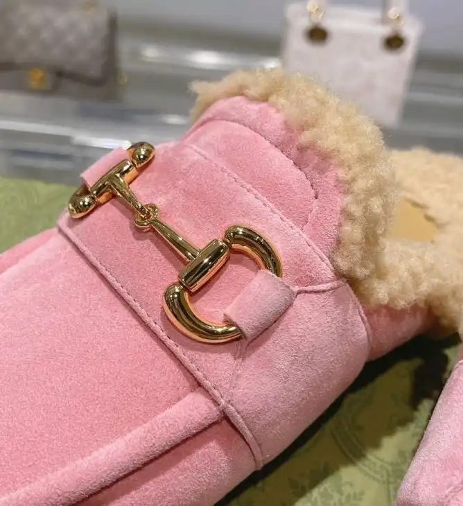 hype Gucci Slippers