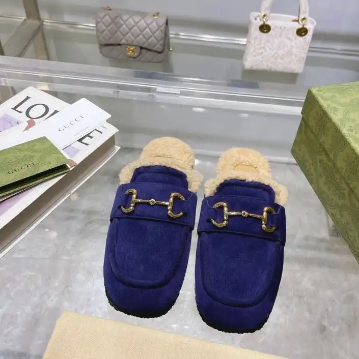 hype Gucci Slippers