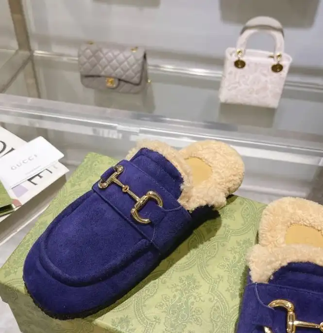 hype Gucci Slippers