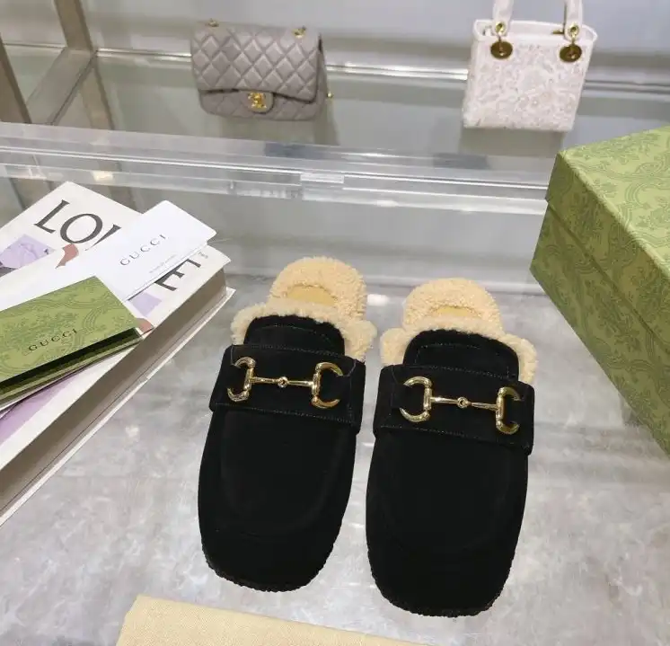 hype Gucci Slippers