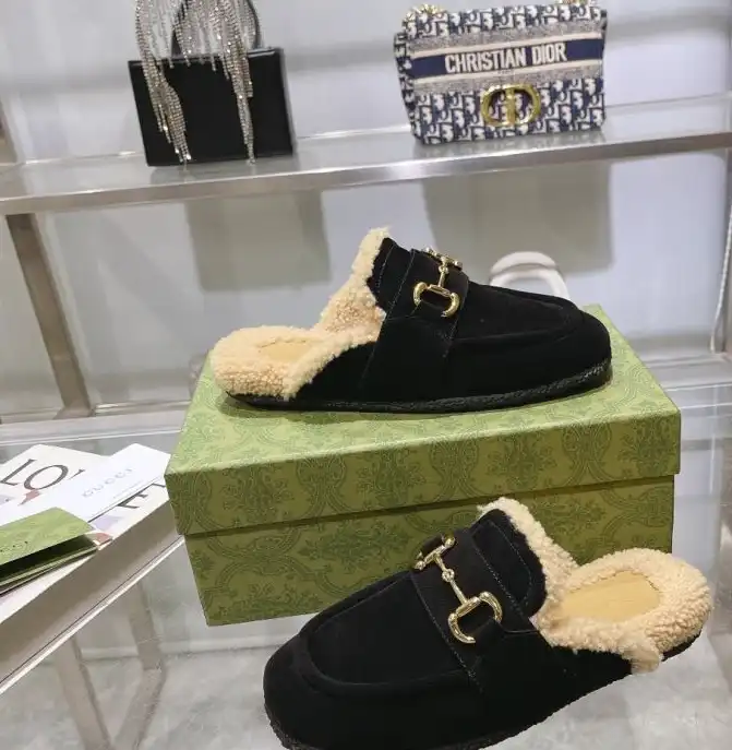 hype Gucci Slippers