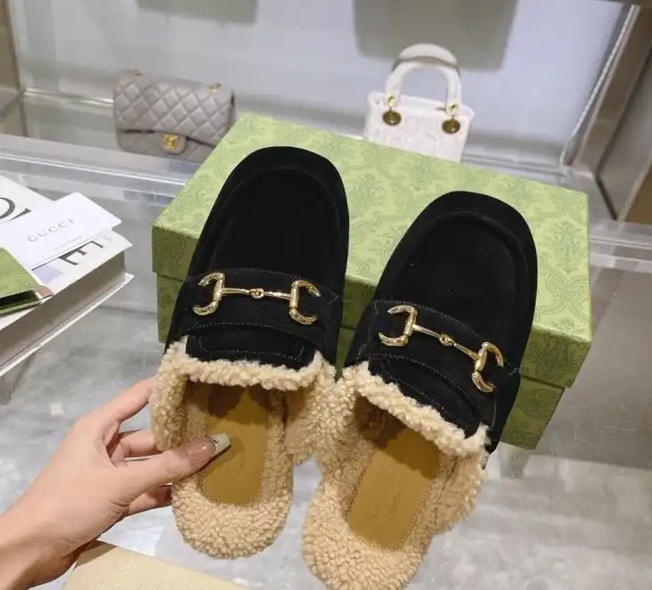 hype Gucci Slippers