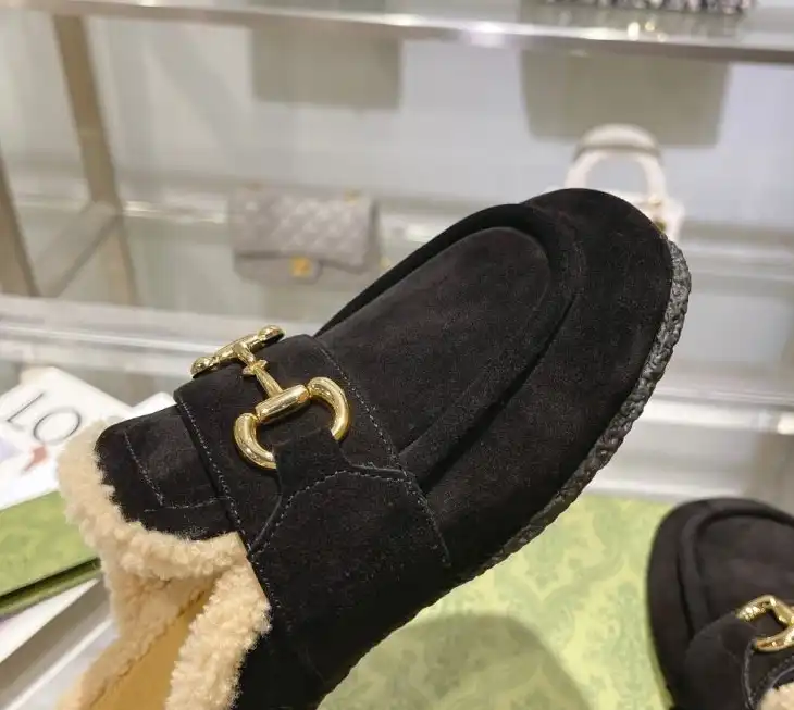 hype Gucci Slippers