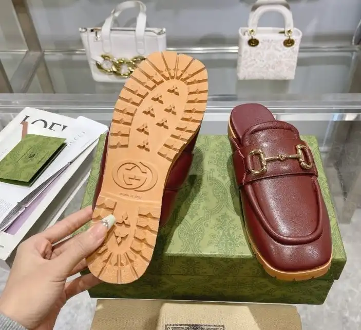 hype Gucci Slippers