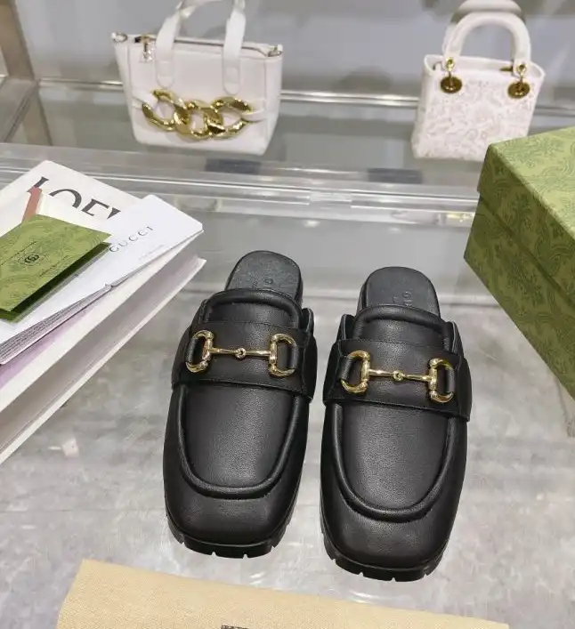 hype Gucci Slippers