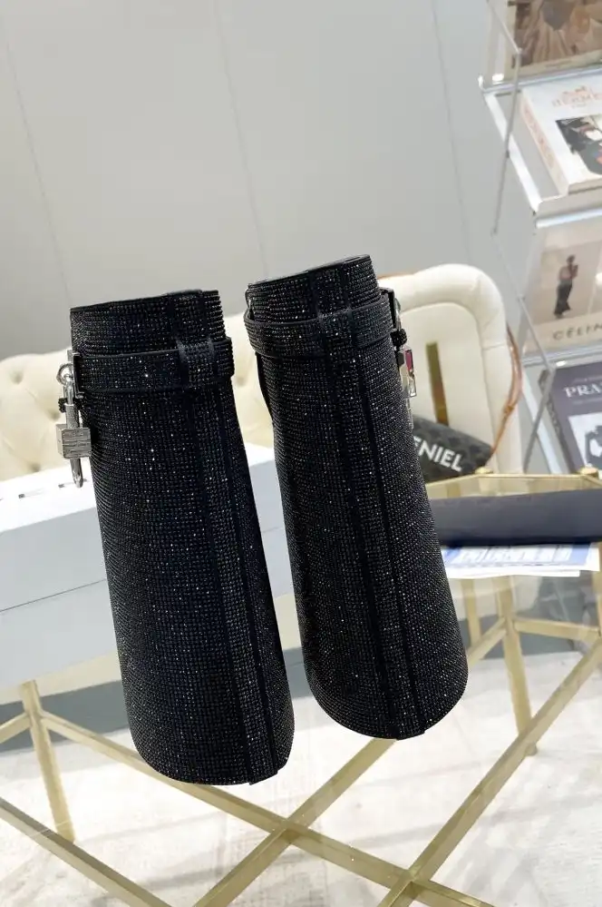 hype Givenchy Boots