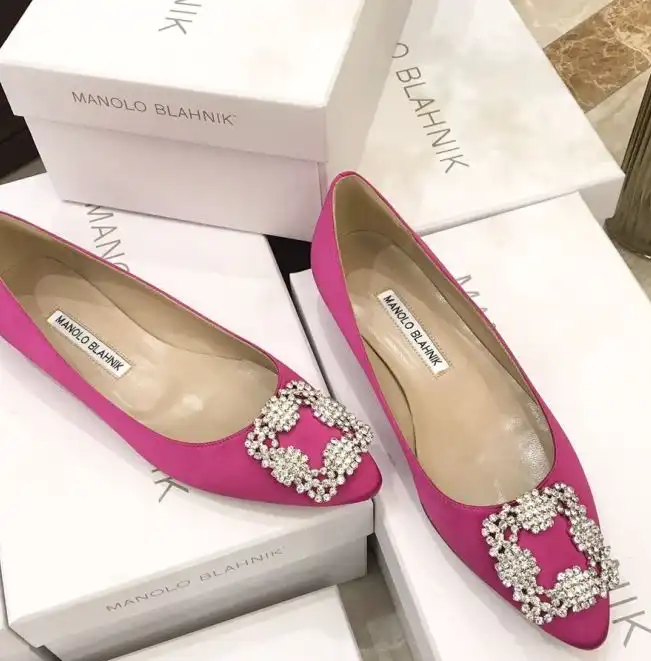 hype Manolo Blahnik flat shoes