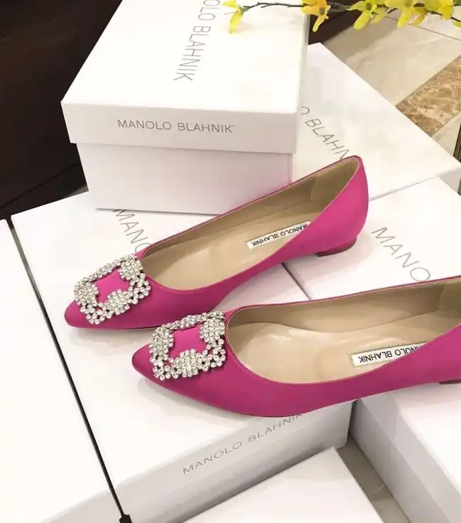 hype Manolo Blahnik flat shoes