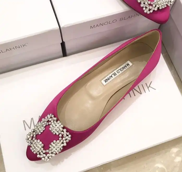 hype Manolo Blahnik flat shoes