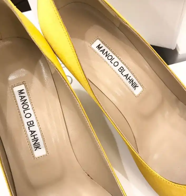 hype Manolo Blahnik flat shoes