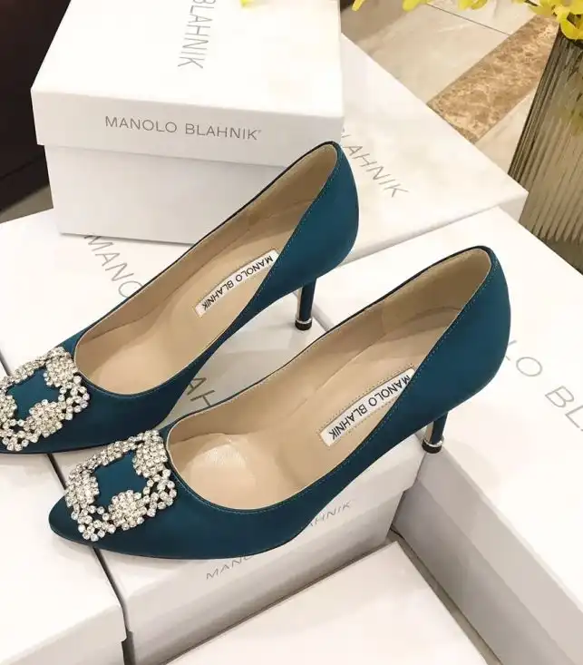 hype Manolo Blahnik flat shoes