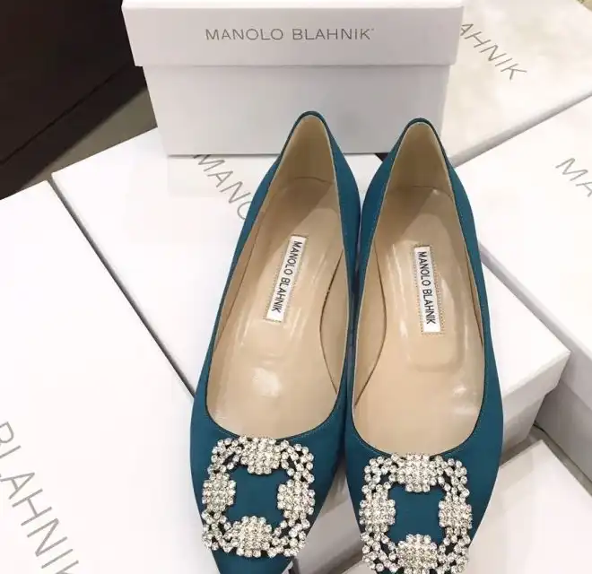 hype Manolo Blahnik flat shoes