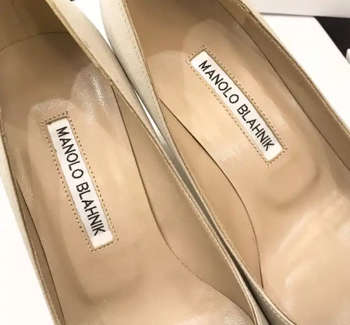 hype Manolo Blahnik flat shoes