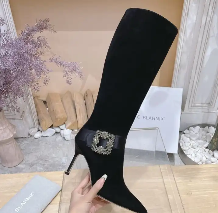 hype Manolo Blahnik Boots