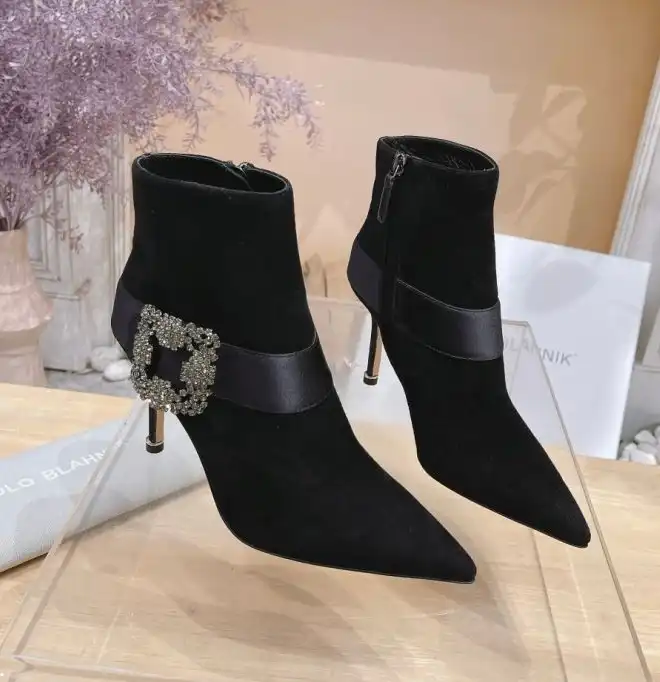 hype Manolo Blahnik Boots