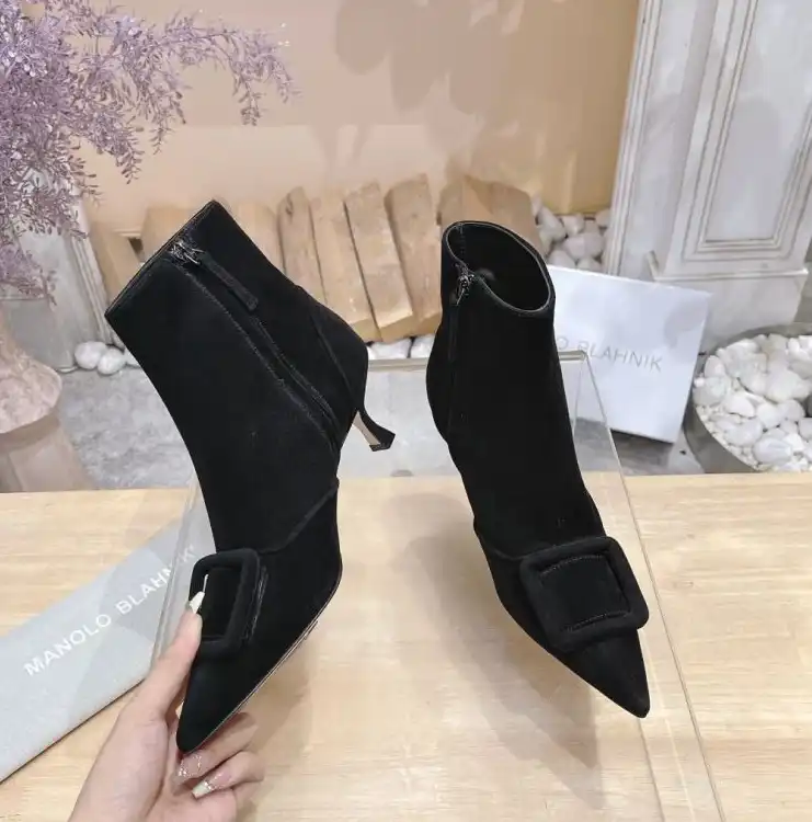 hype Manolo Blahnik Boots